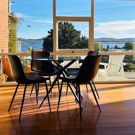 Villa The Tassie - Luxury With Panoramic Water Views Hobart Esterno foto