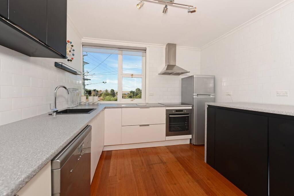 Villa The Tassie - Luxury With Panoramic Water Views Hobart Esterno foto